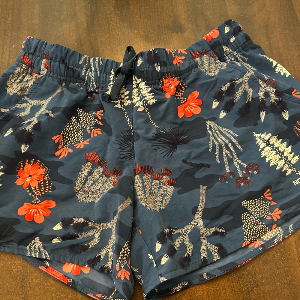 Floral Patterned Navy Shorts